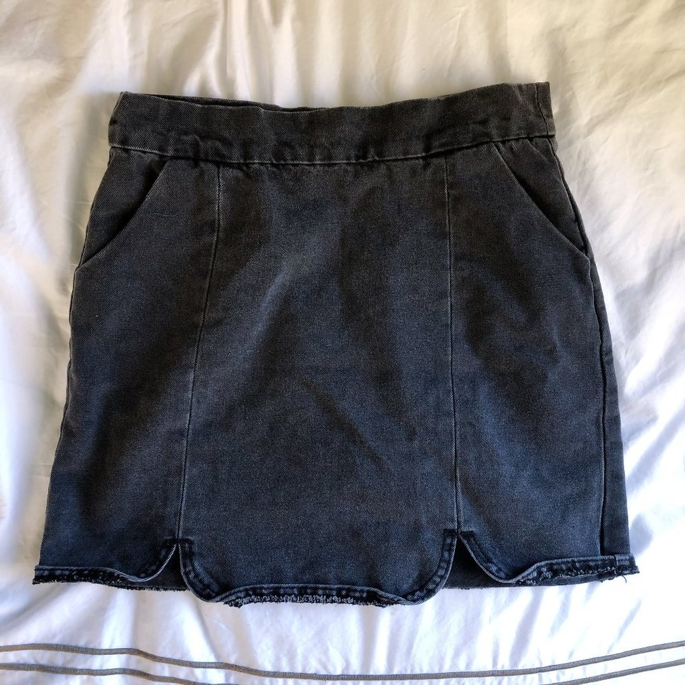 Ash black scalloped skirt